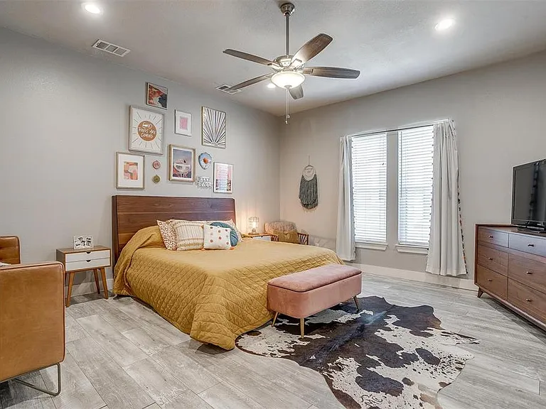 2905 S Jennings Ave — Photo 64