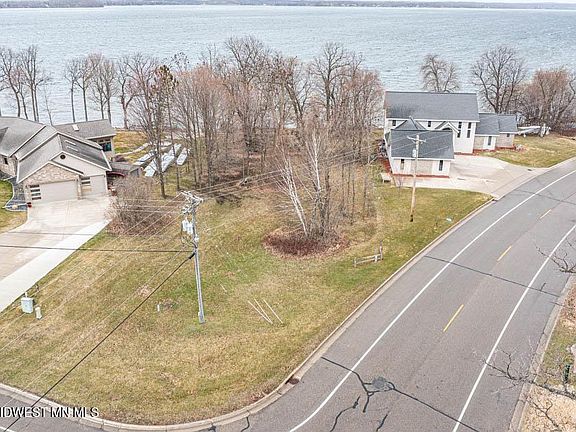 5th image of 1836 E Shore Dr