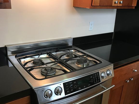 5th image of 1730 Grove St Unit B