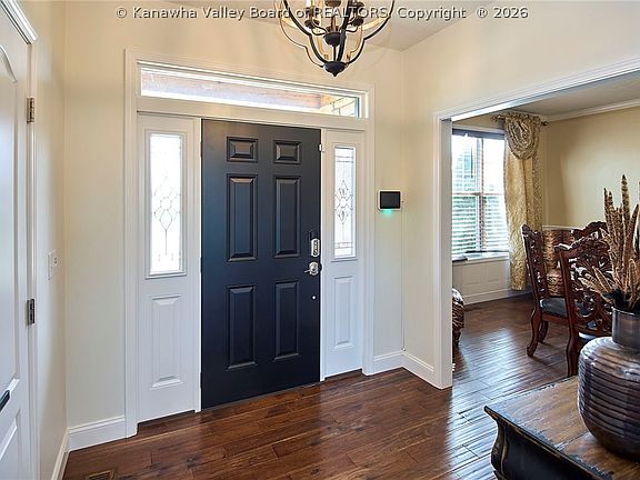 3rd image of 320 Sundown Rdg