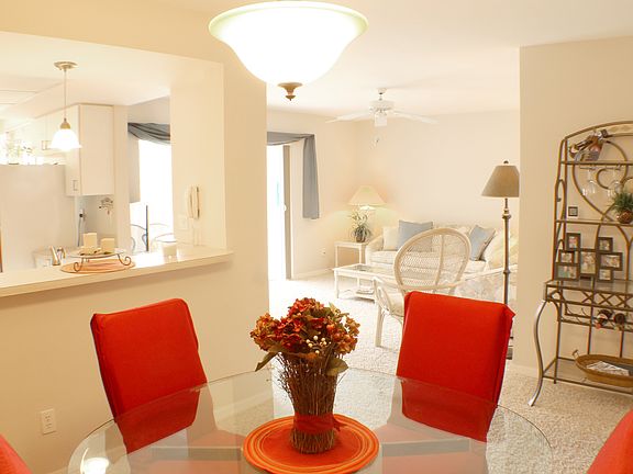 4th image of 7300 Glenmoor Ln #1205