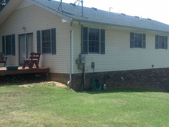 Flagpole w/Flower Base