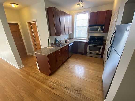 2nd image of 1952 W Leland Ave #3