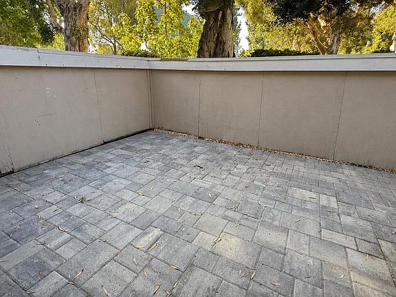 4th image of 882 Barber Ln