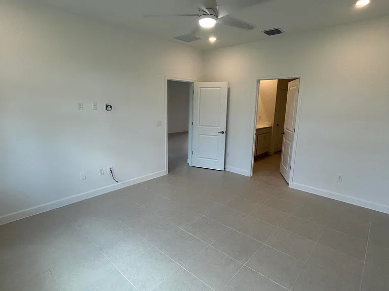1769 SE Crosswood Way — Photo 14