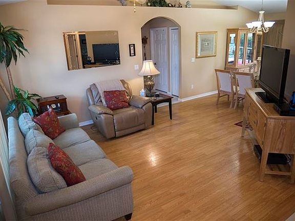 3rd image of 49 E Diamond Dr