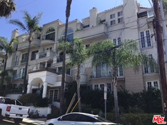 2nd image of 960 N Doheny Dr APT 403