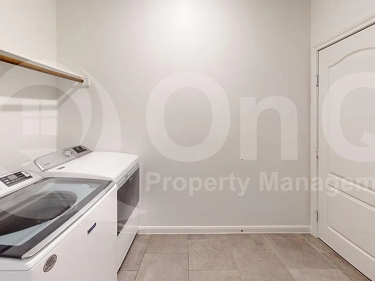 1016 Highberry Dr — Photo 16