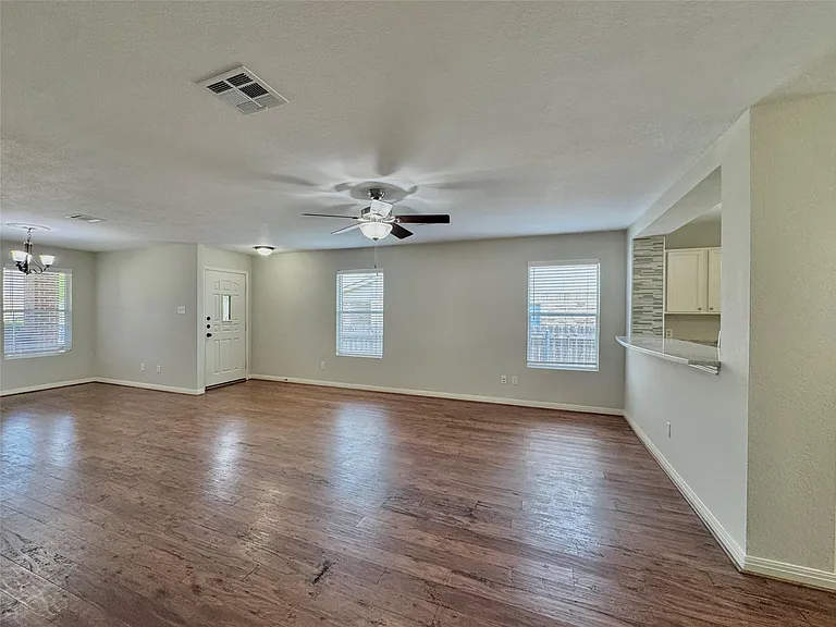 204 Woodley Rd — Photo 14