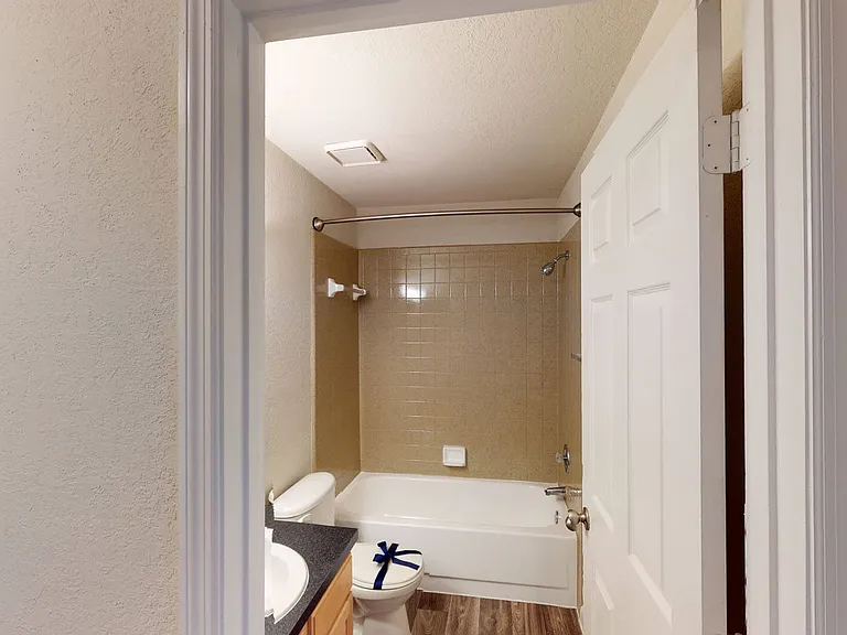 Altamira Place Apartment Homes — Photo 150