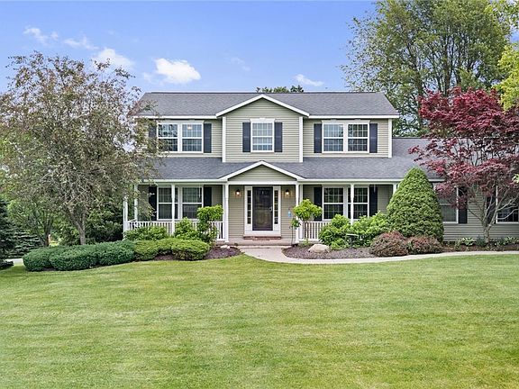 2nd image of 118 Snowflake Cir