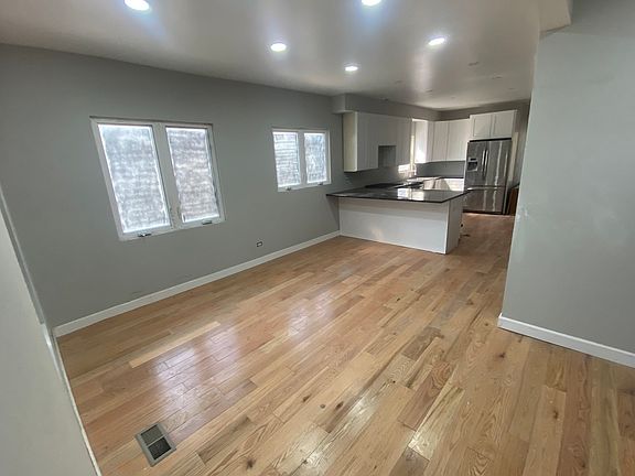 2nd image of 220 28th Ave