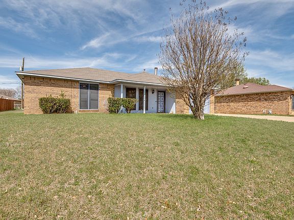 3rd image of 211 Tejas Dr