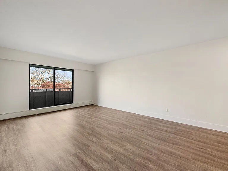 565 Manchester Rd — Photo 15