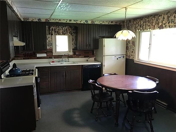 2nd image of 308 Main St