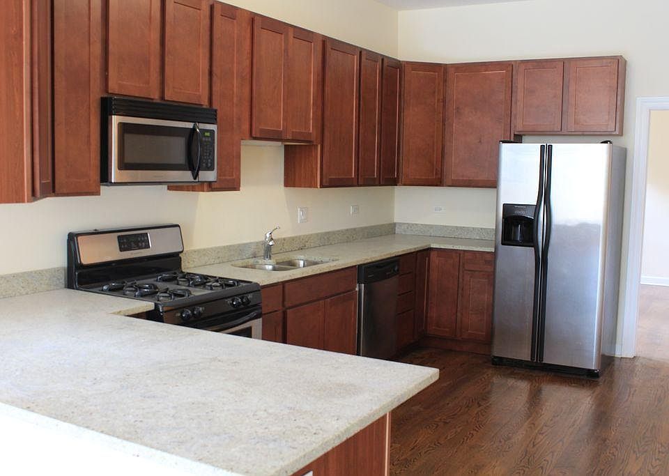 1st image of 1056 N Damen Ave APT 2