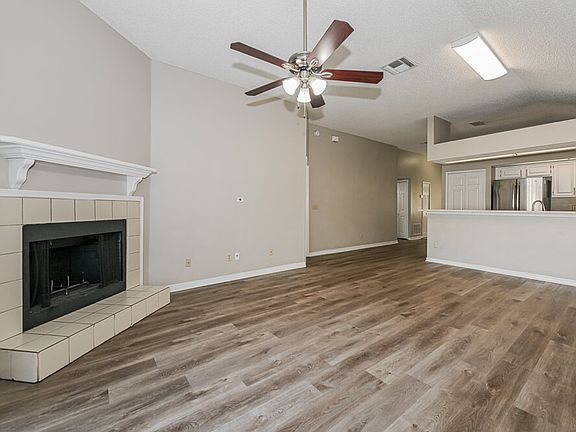 5th image of 7737 Manassas Ct W