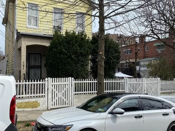 767 E 220th Street, Bronx, NY 10467