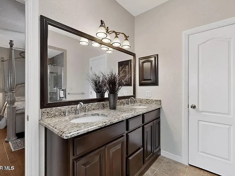 6909 Desert Canyon Dr — Photo 20