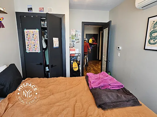 Rented by MySpaceNYC | media 27