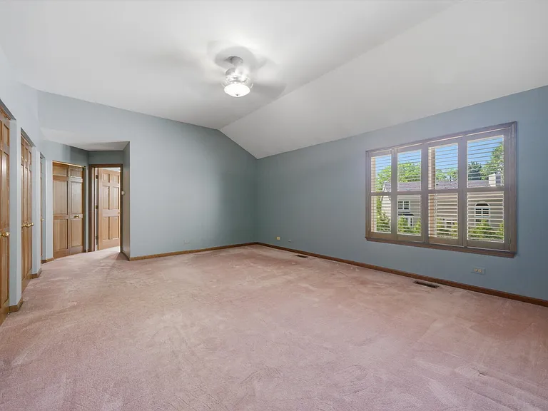 854 Deep Woods Ct — Photo 22