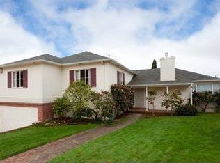 15 Barner Pl, Oakland, CA 94602