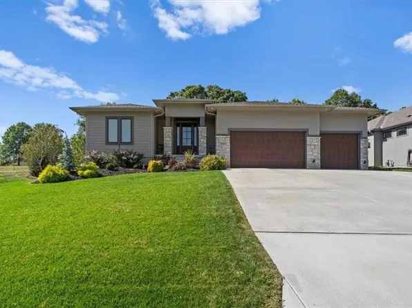 5028 Haskins St, Shawnee, KS 66216