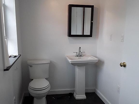 5th image of 1315 S 15th St