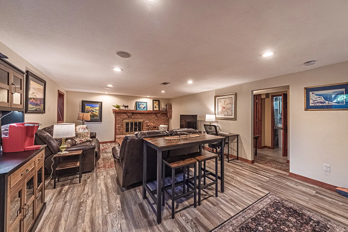 Building Photo - 1325 N Foote Ave #1