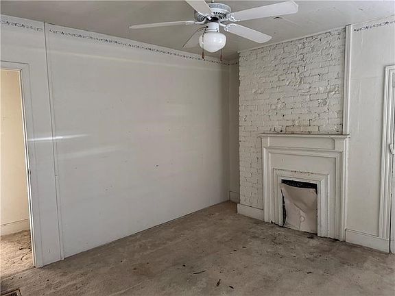 3rd image of 2822 Main St