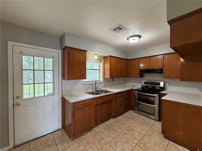 4406 Donegal Dr — Photo 8