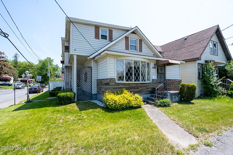 3rd image of 2902 Guilderland Avenue