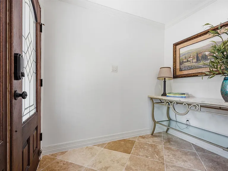 2209 W Settlers Way — Photo 4