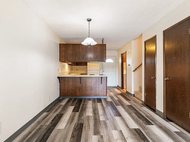 5721 Hendrickson Ave — Photo 4