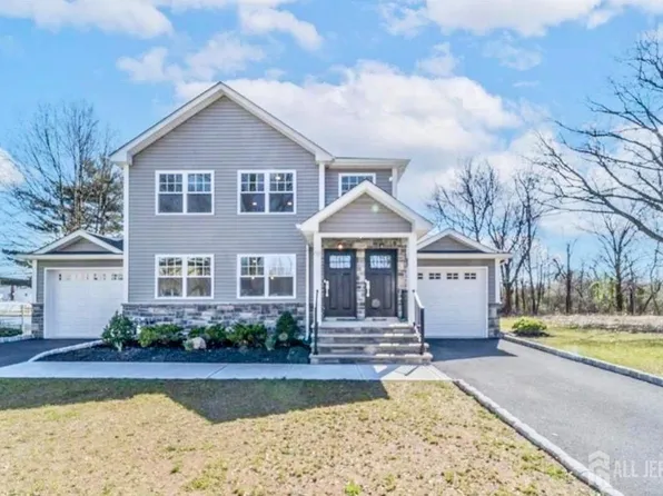 67 S Maplewood Ave, Keasbey, NJ 08832