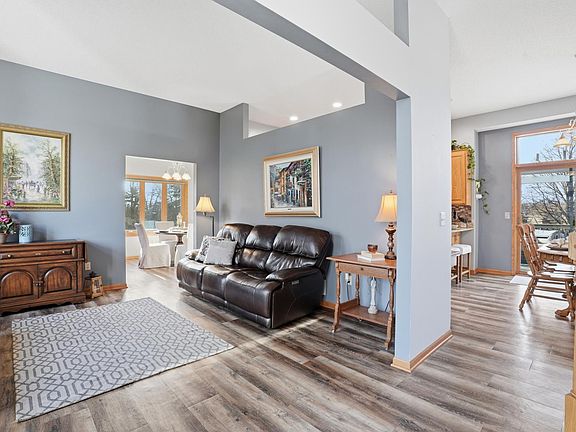 5th image of 9731 Greenspruce Ct N