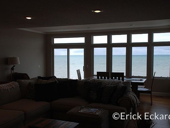 5th image of 3083 N Lakeshore Dr