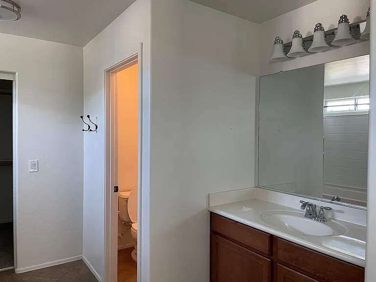 2175 S Sanders Dr — Photo 9