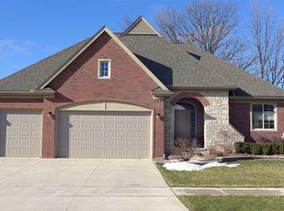 49733 Briar Point, Macomb, MI 48044