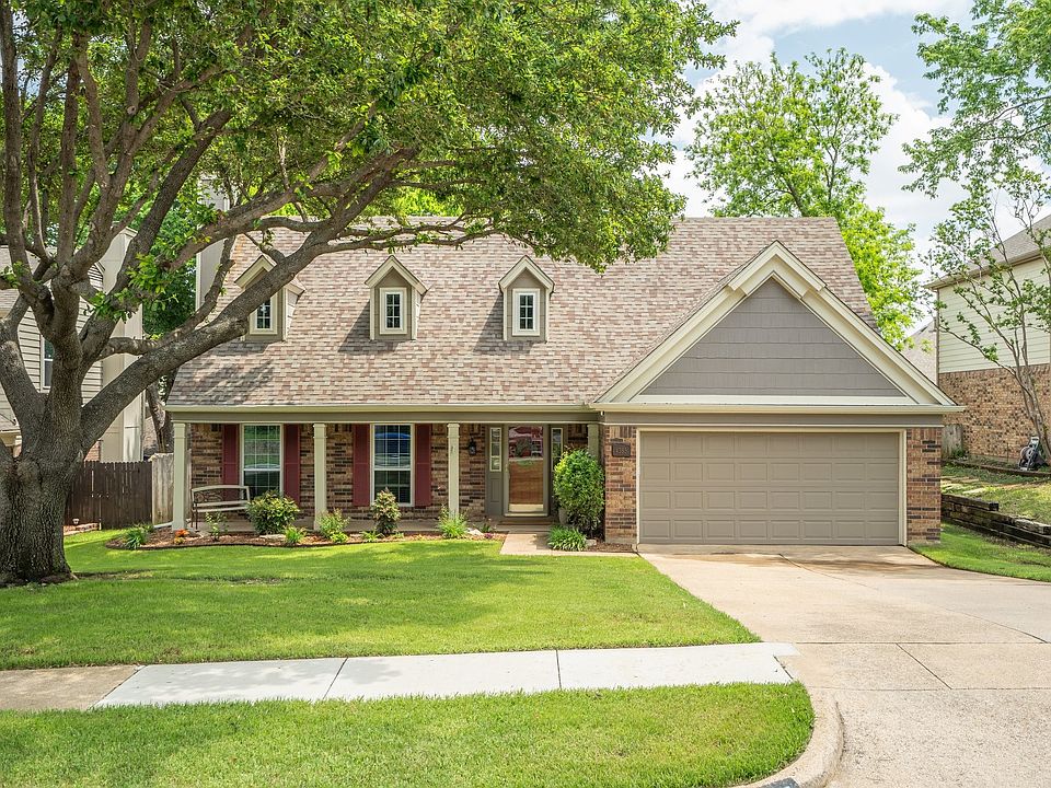 1st image of 4385 Kenwood Dr