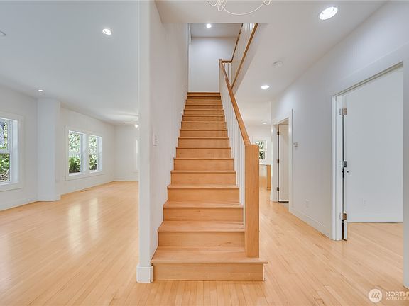 5th image of 125 River Glen Terrace