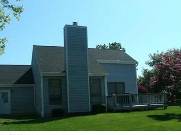 116 Cannon Ridge Dr, Watertown, CT 06795