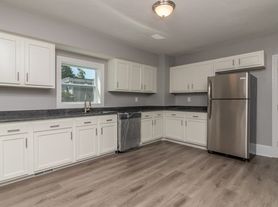 30 Chandler Ave, Taunton, MA