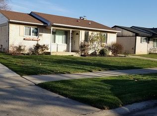 2273 Paris Dr, Troy, MI 48083