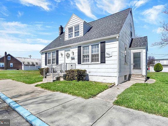 2nd image of 1423 Filbert St