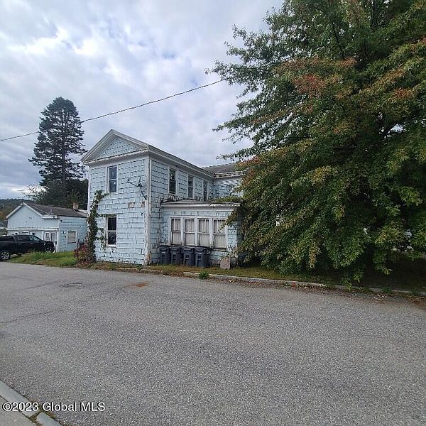 3rd image of 125 Church Street