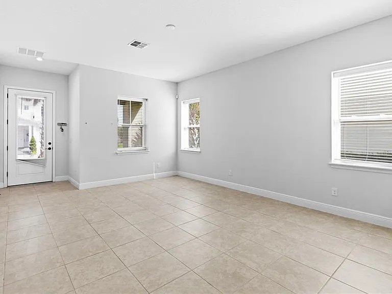 13026 Stoddart Ave — Photo 7
