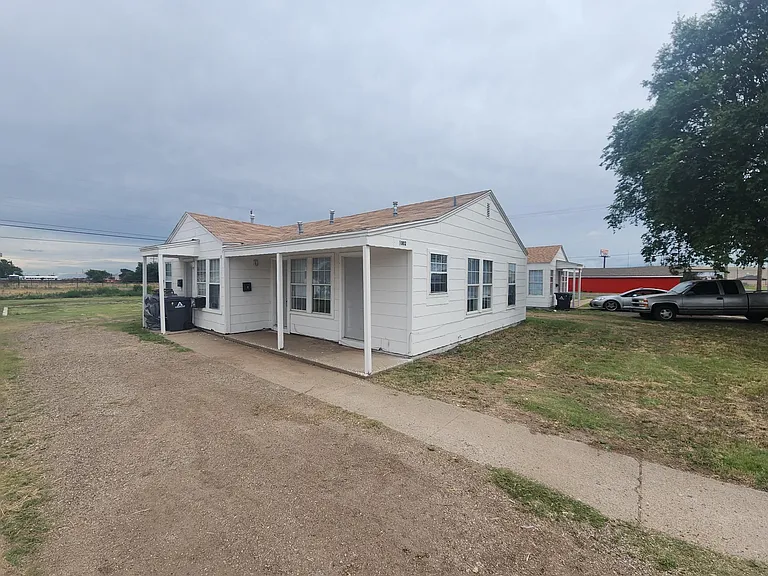 1002 N Lake St #A — Photo 2