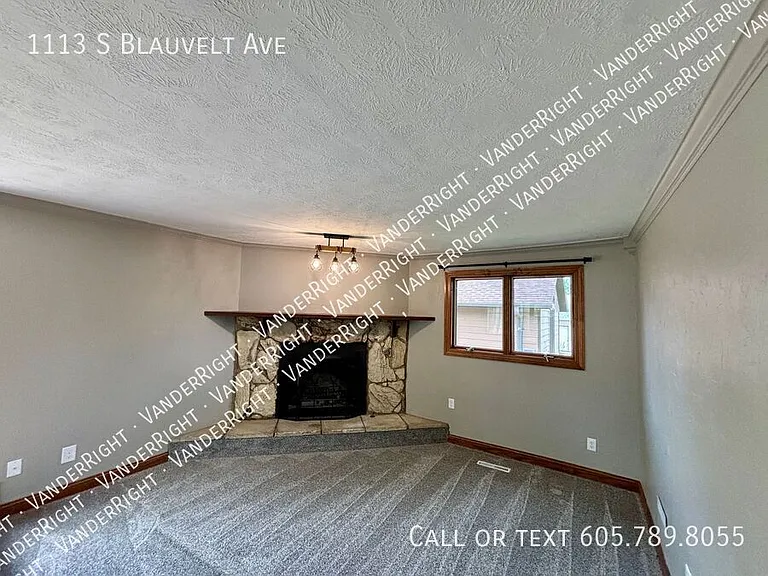 1113 S Blauvelt Ave — Photo 13