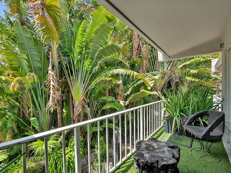 6011 N Bayshore Dr #8-D — Photo 16